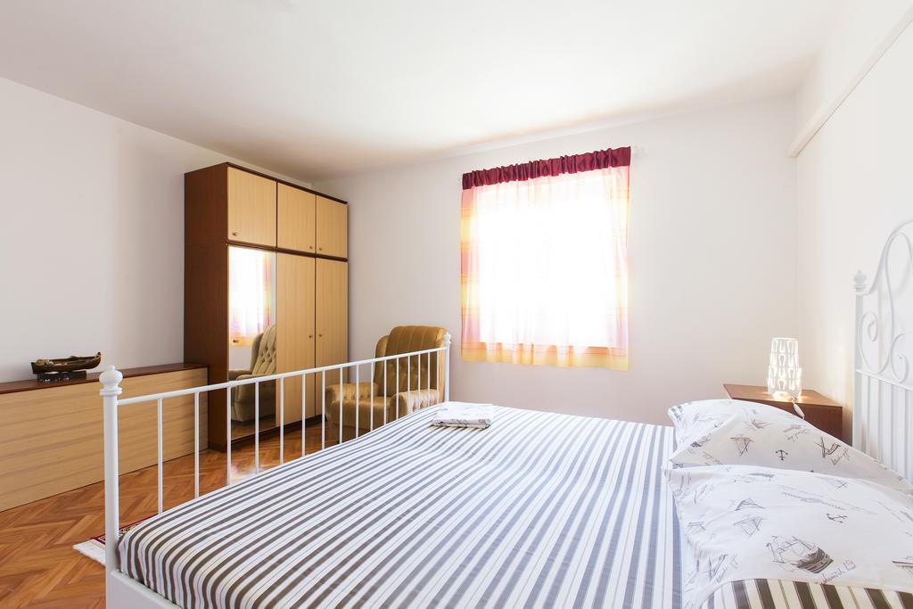 San Apartments Slatine Buitenkant foto