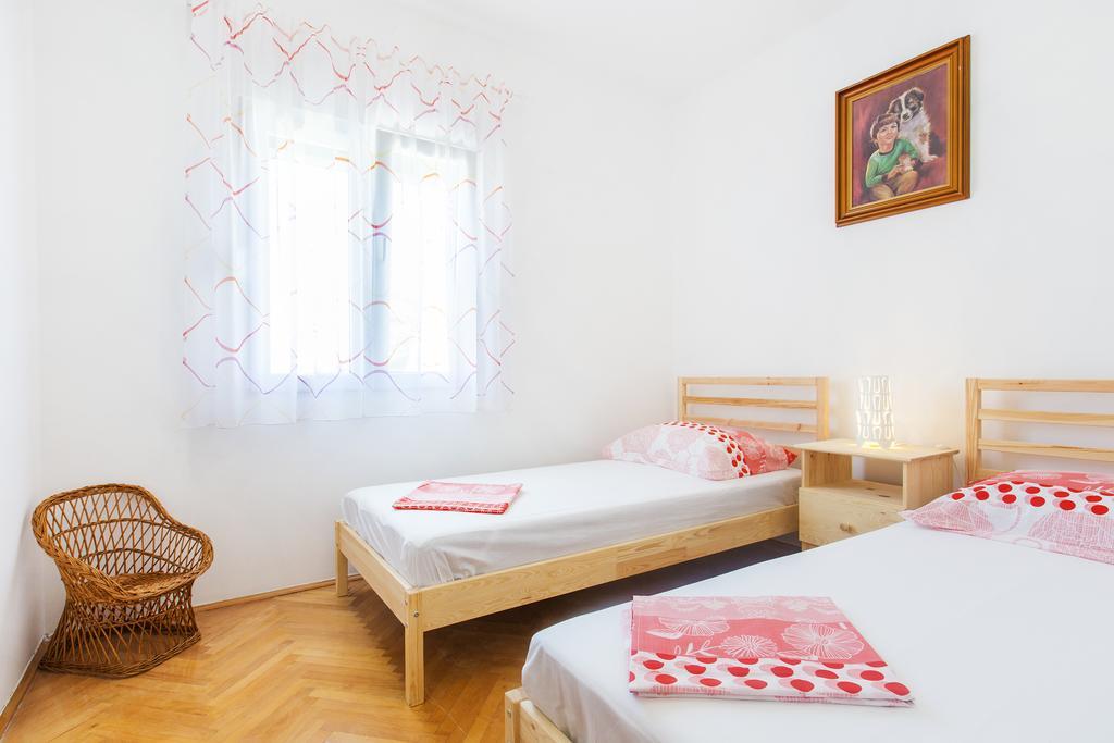 San Apartments Slatine Buitenkant foto