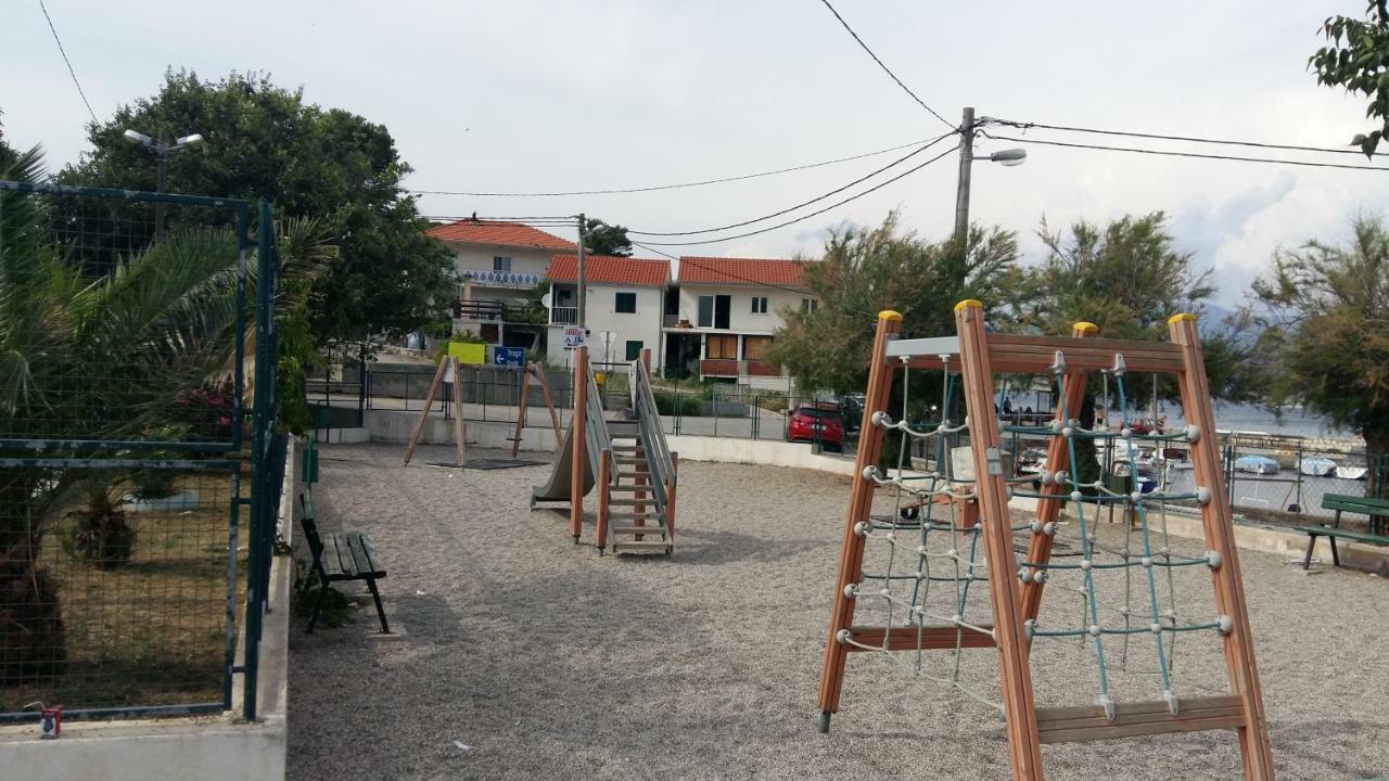 San Apartments Slatine Buitenkant foto